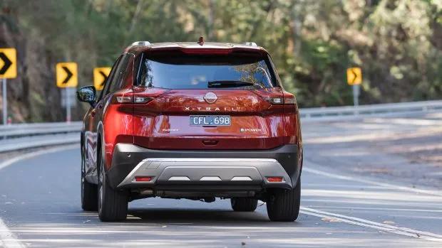 Nissan X-Trail Ti E-Power LT 2023 comparo rear