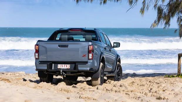Isuzu D-Max X-Terrain 2023 rear 3/4 2