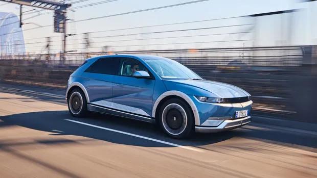 Hyundai Ioniq 5 2022 Australia blue side profile