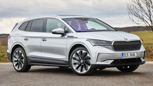 Skoda Enyaq 2022 silver front end