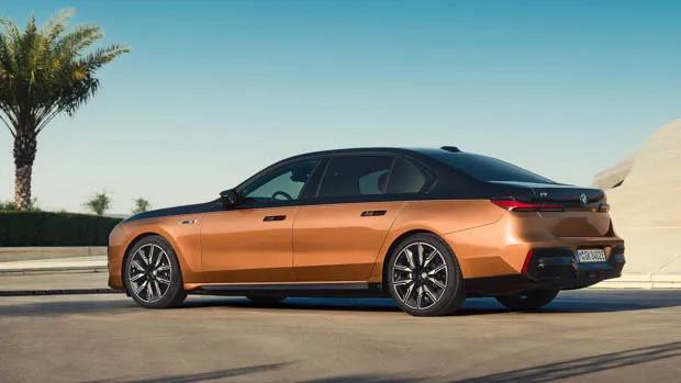 BMW i7 M70: flagship EV limo revealed as brand’s torquiest-ever sedan