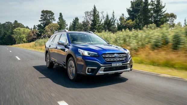 Subaru Outback XT Touring 2023 front driving