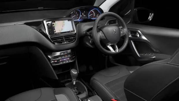 2017 Peugeot 2008 interior