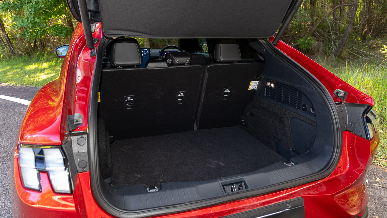 Ford Mustang Mach-E Select 2024 boot