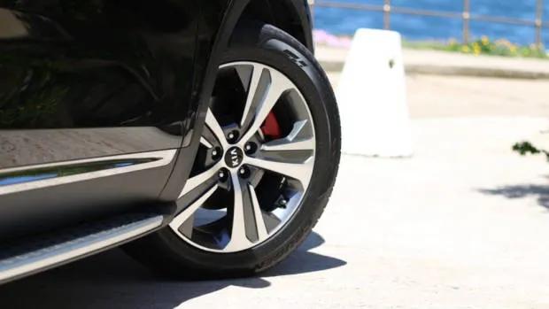 2019 Kia Sorento GT-Line Aurora Black wheels