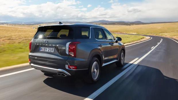 Hyundai Palisade 2022 rear driving