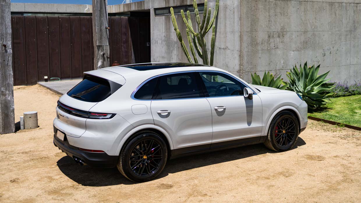 Porsche Cayenne S 2024 rear 3/4 above