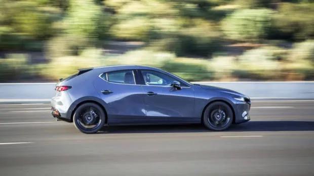 2019 Mazda 3 hatch Polymetal Grey side