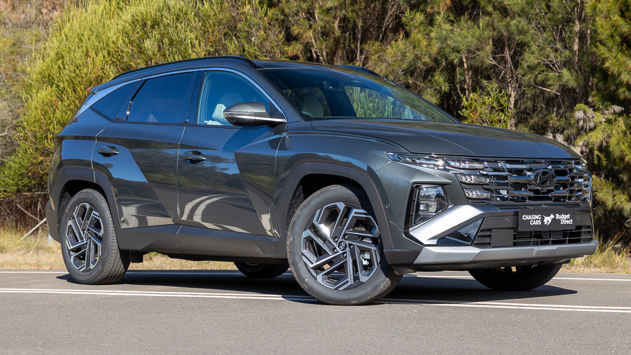 Hyundai Tucson Premium Hybrid 2024 front 3/4
