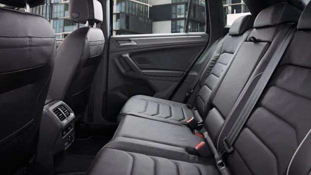 Volkswagen Tiguan 162TSI R-Line 2021 back seat