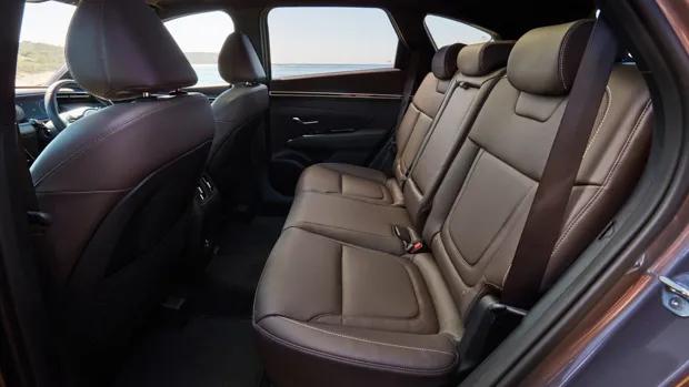 Hyundai Tucson 2021 back seat space