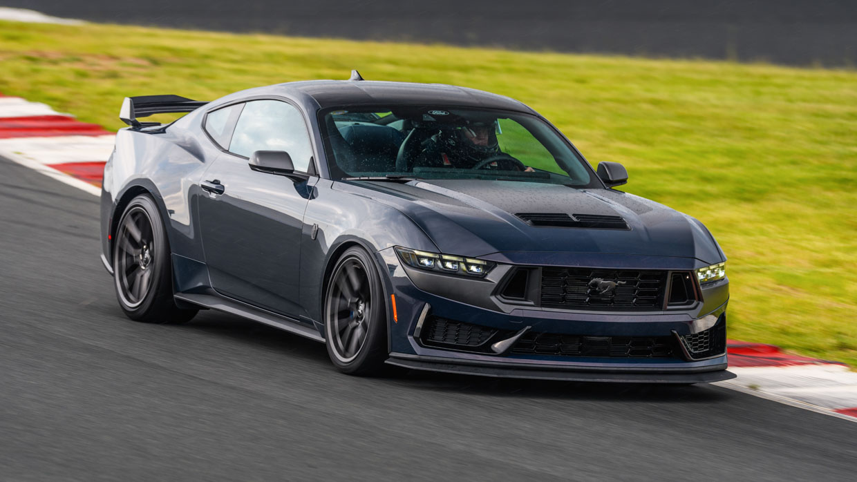Ford Mustang Dark Horse 2024 review