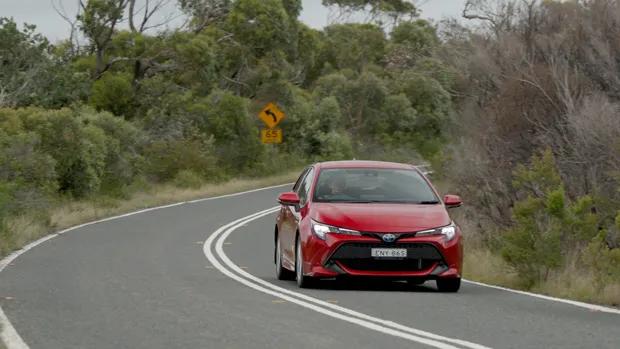 Toyota Corolla Ascent Sport hybrid 2022 front driving