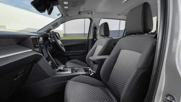 Volkswagen Amarok 2023 Life front seat