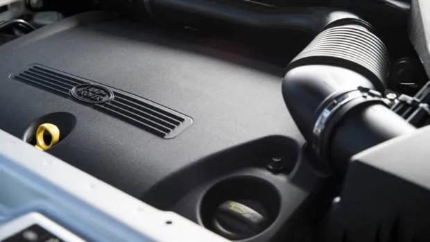 15/Land Rover/Discovery Sport/Engine bay