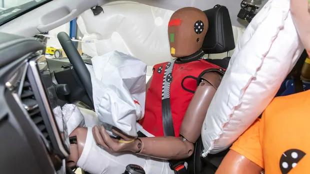 Isuzu MU-X 2022 ANCAP front crash interior view