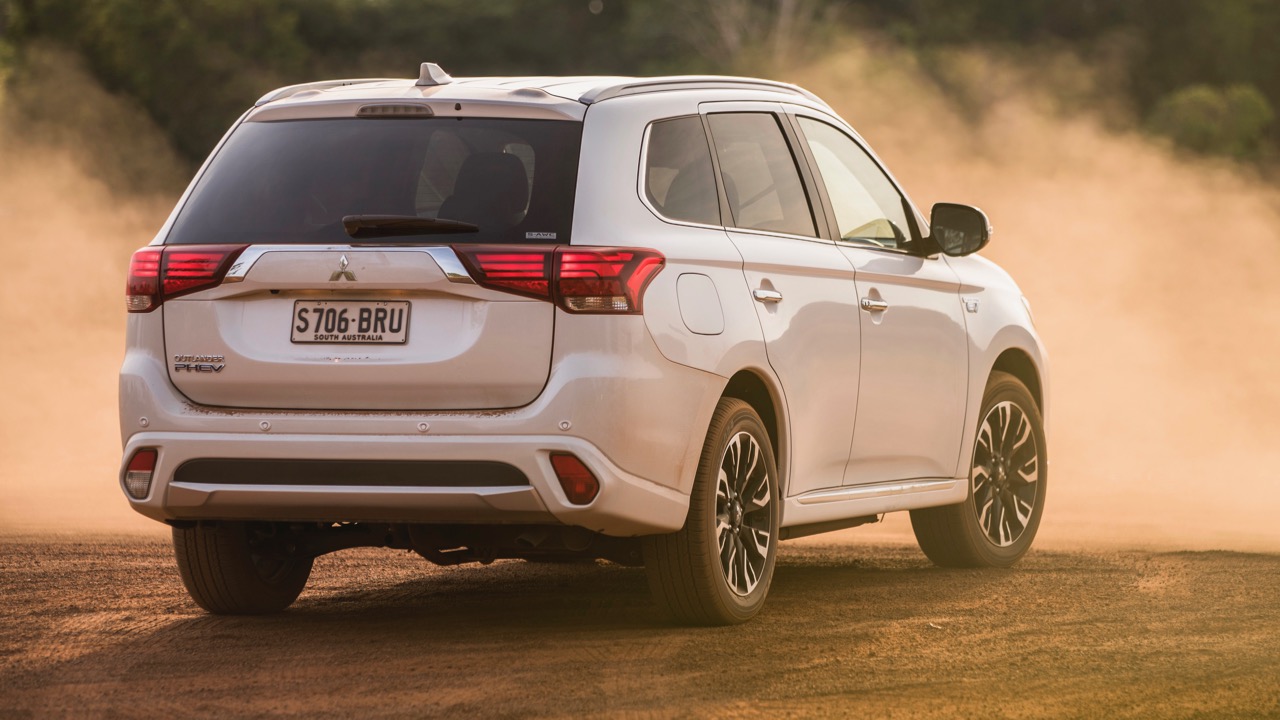 2017 Mitsubishi Outlander PHEV Exceed Review