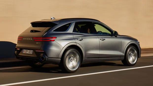 Genesis GV70 3.5 2022 side profile