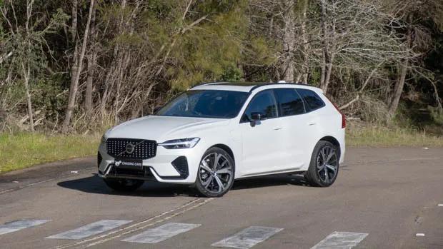 Volvo XC60 Recharge PHEV 2022 front 3/4 distance