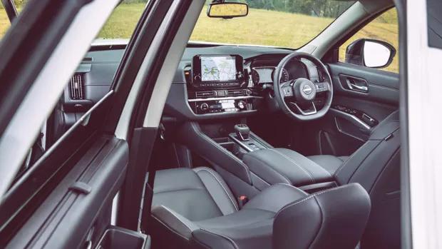 Nissan Pathfinder Ti 2023 interior