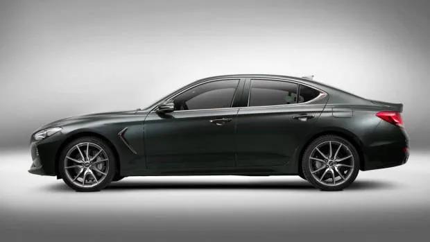 2018 Genesis G70 grey side