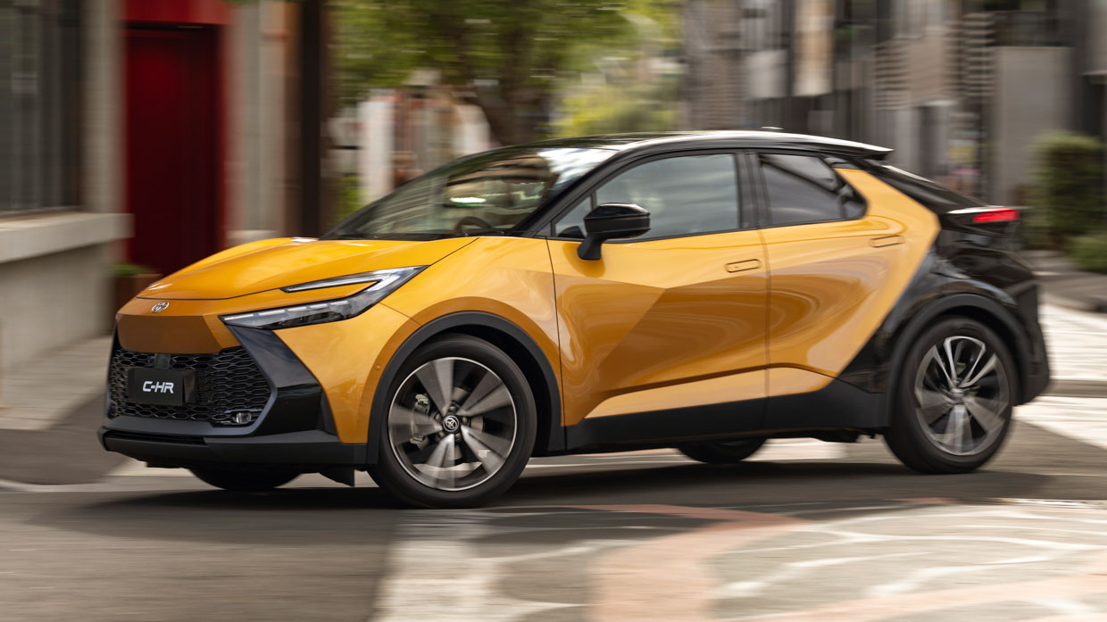 Toyota C-HR 2024 Koba driving city