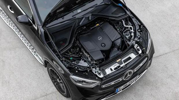 2023 Mercedes-Benz GLC Coupe engine shot