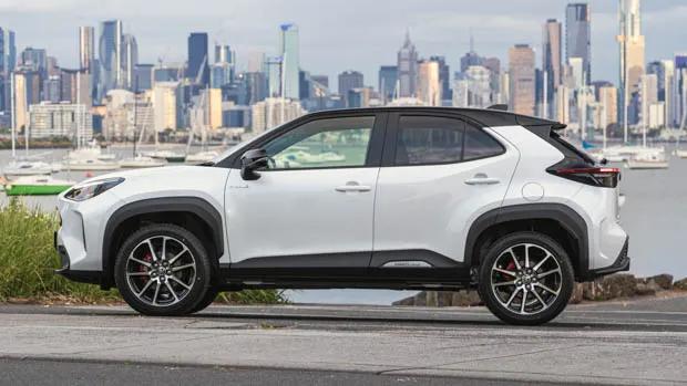 Toyota Yaris Cross GR Sport 2023 side profile