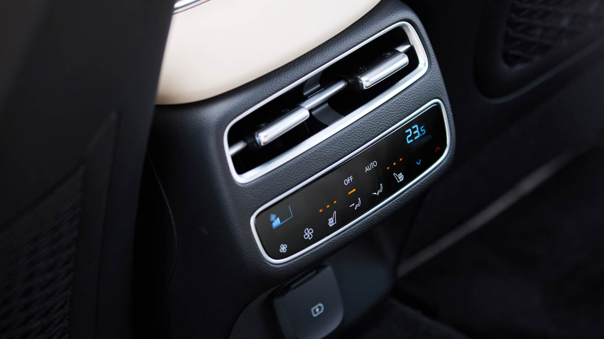 2025 Genesis GV70 Signature Sport interior rear climate control panel