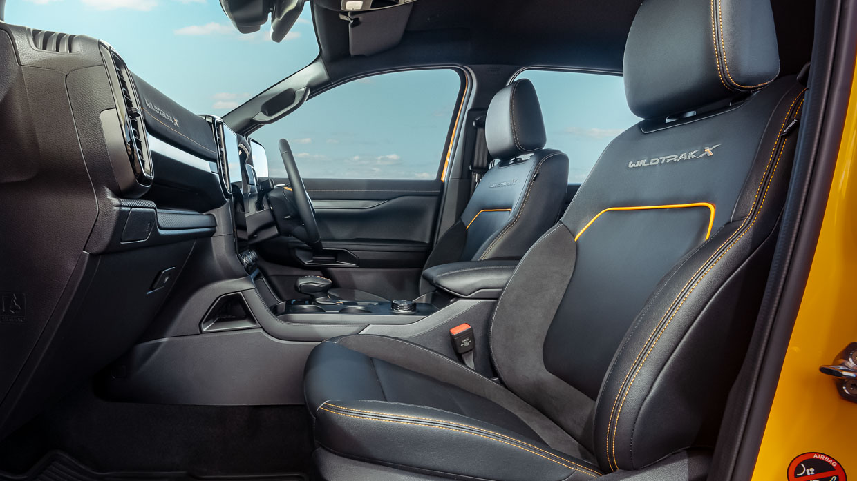 Ford Ranger Wildtrak X 2023 front seats
