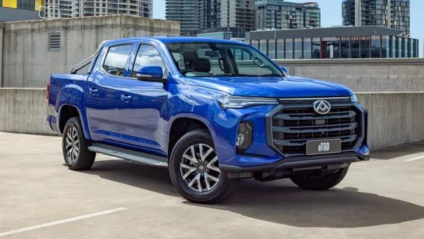 LDV eT60 2023 review jewel blue front end