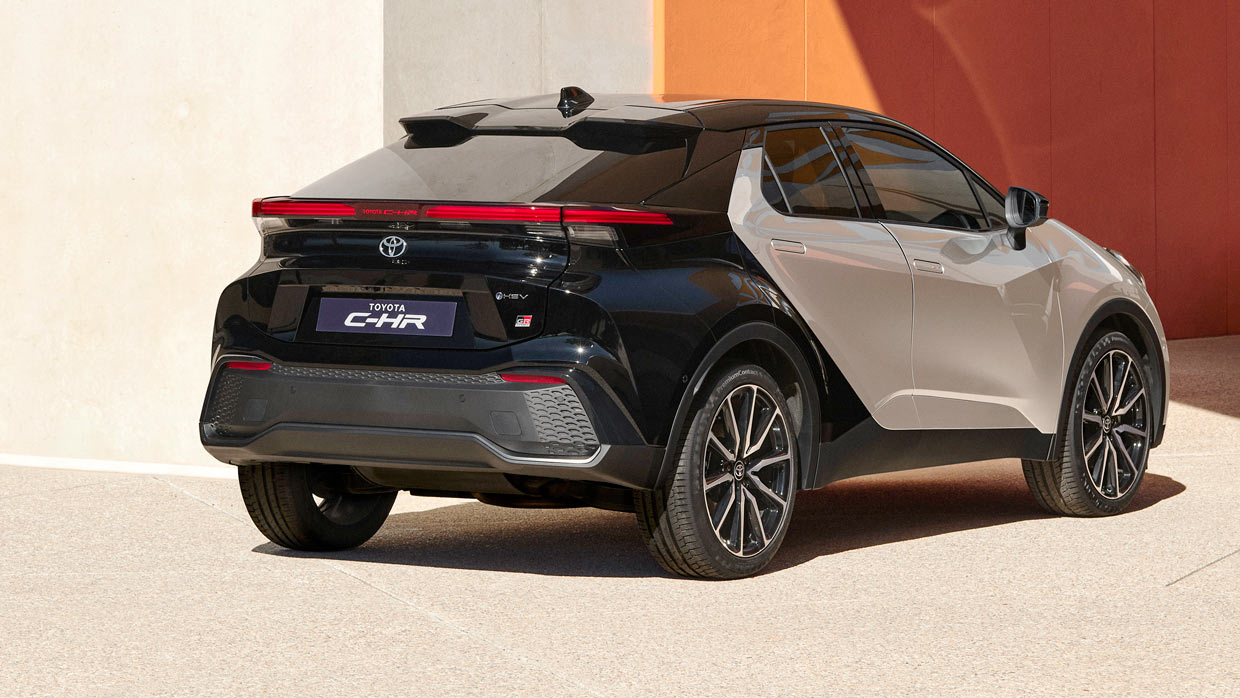 Nissan Qashqai E-Power vs Hyundai Kona Hybrid vs Toyota C-HR Hybrid: spec battle!