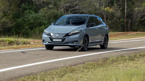 Nissan Leaf E+ 2023 driving front 3/4 5