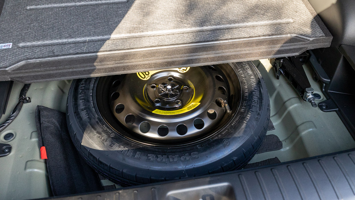 Hyundai Tucson Premium Hybrid 2024 spare tyre