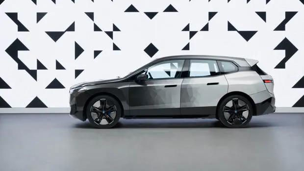 BMW iX colour transition 1