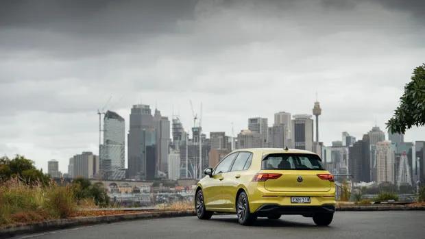 Volkswagen Golf Life 2021 Mk 8 Pomelo Yellow rear end