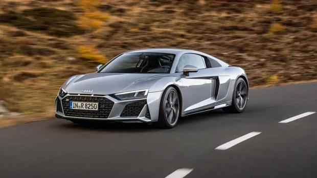 Audi R8 V10 2021 front driving
