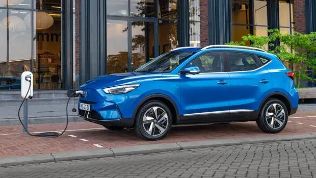 MG ZS EV 2022 plug charging