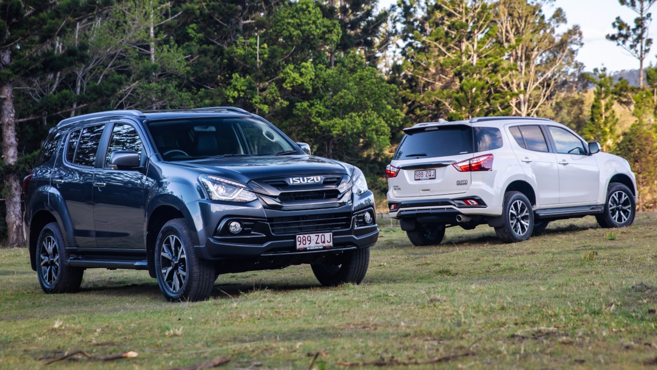 2020 Isuzu MU-X Onyx gets wireless CarPlay, smaller touchscreen