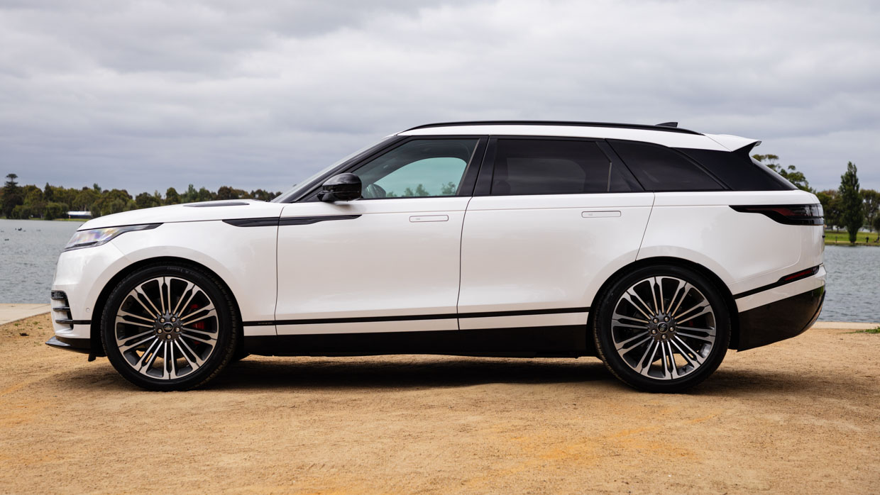Range Rover Velar P400 2024 side