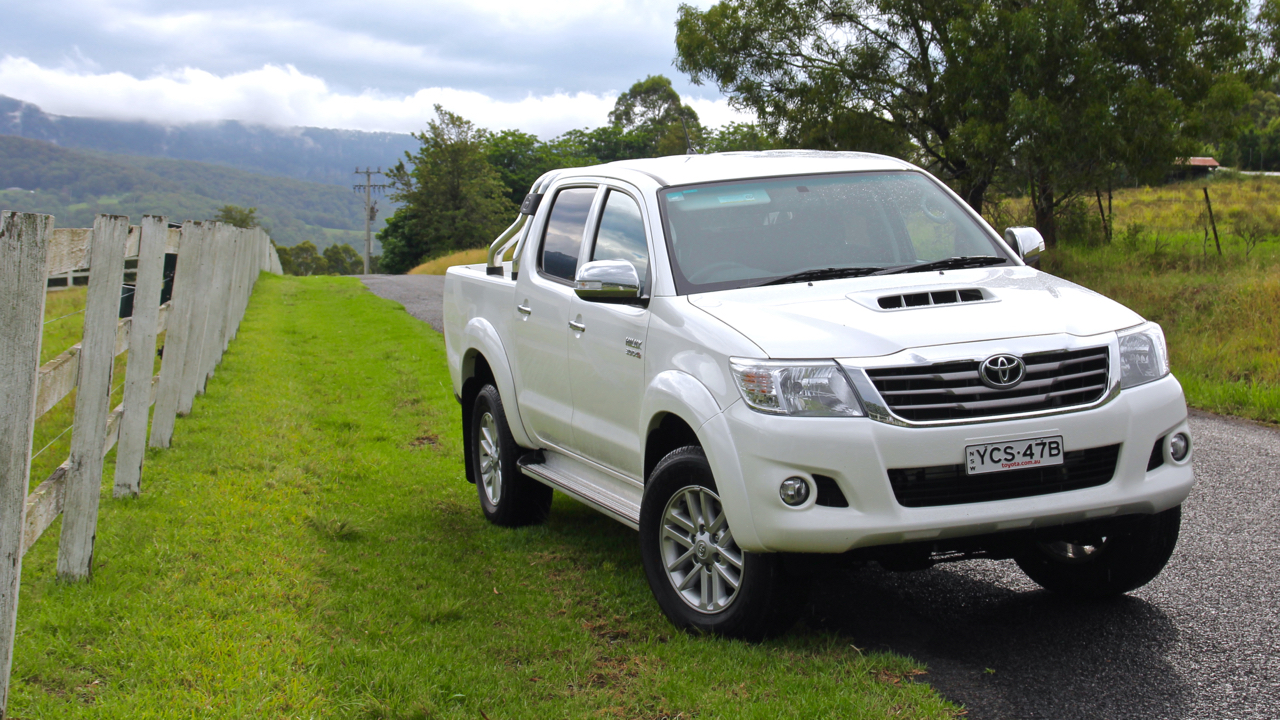 Toyota HiLux Review 2015