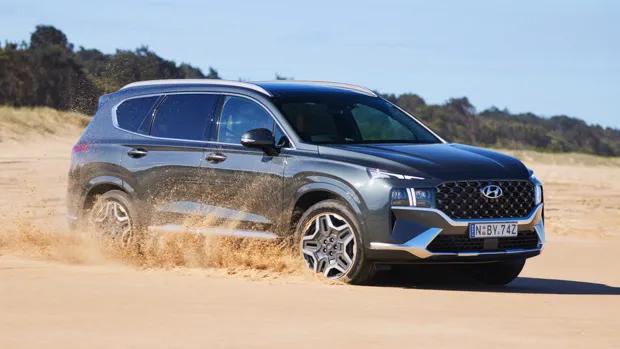 Hyundai Santa Fe Hybrid Highlander 2023 review