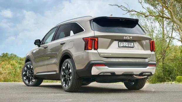 2024 Kia Sorento PE facelift rear 3/4 static close