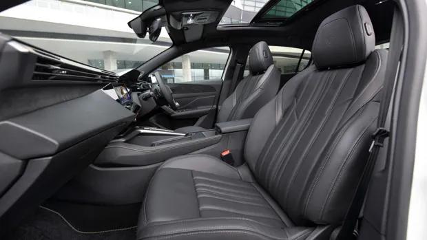 Peugeot 308 GT Sport PHEV 2023 front seats