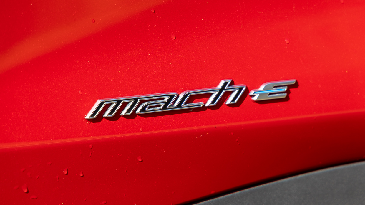 Ford Mustang Mach-E Select 2024 badge