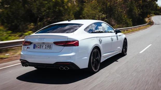 Audi S5 Sportback 2021 glacier white rear end