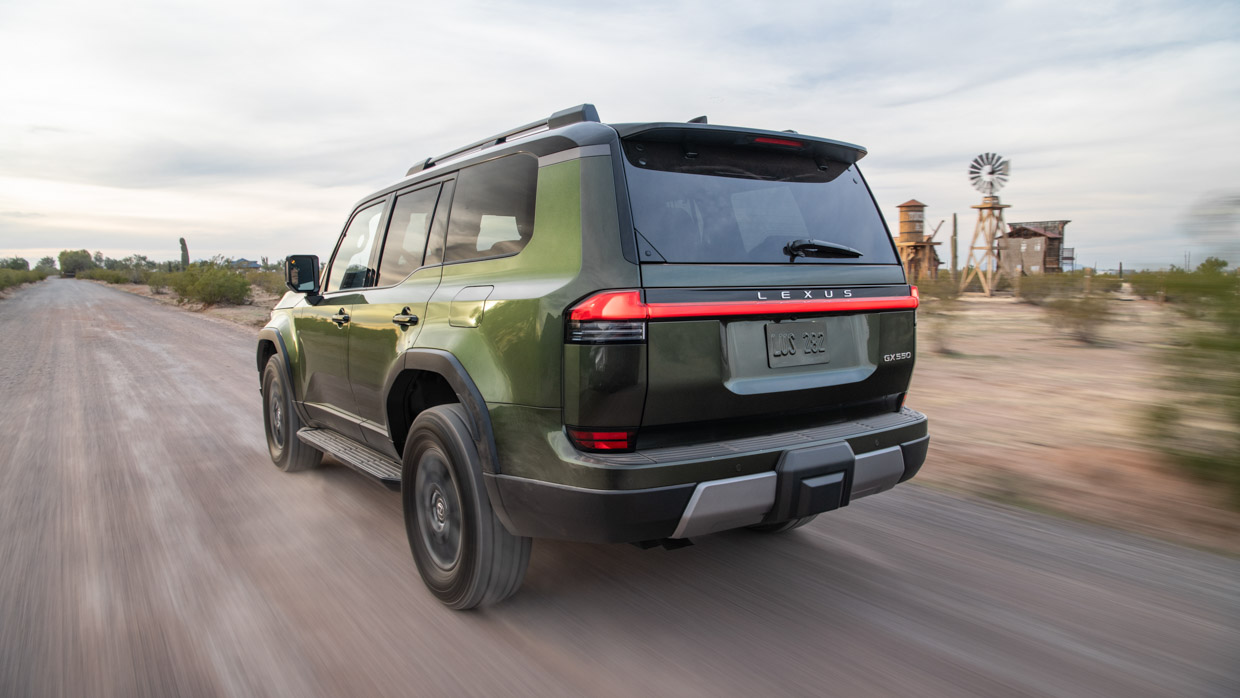 Lexus GX550 Overtrail (US) 2024 rear close