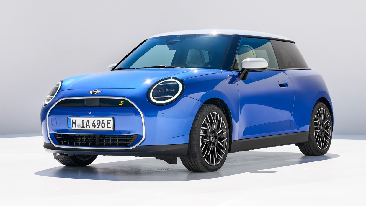 Mini Cooper Electric 2024 revealed: more range and power with fresh design