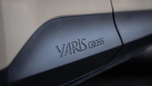 Toyota Yaris Cross GXL Hybrid AWD 2022 badge 3