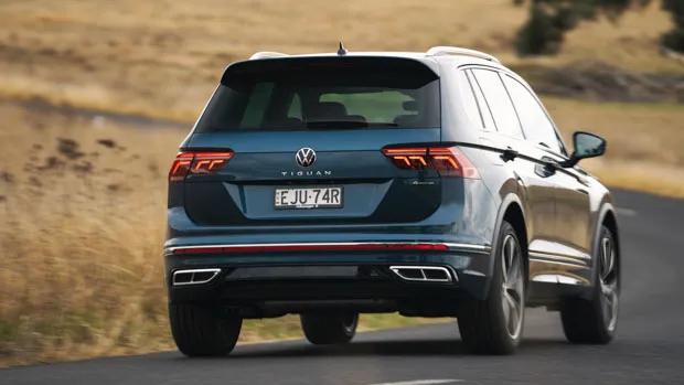 Volkswagen Tiguan 162TSI R-Line 2021 rear view